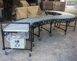 Flexible powered roller conveyor