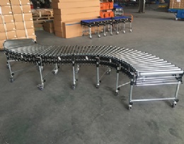 Flexible gravity roller conveyor