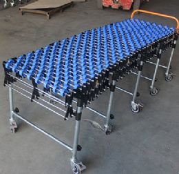 Flexible gravity wheel conveyor